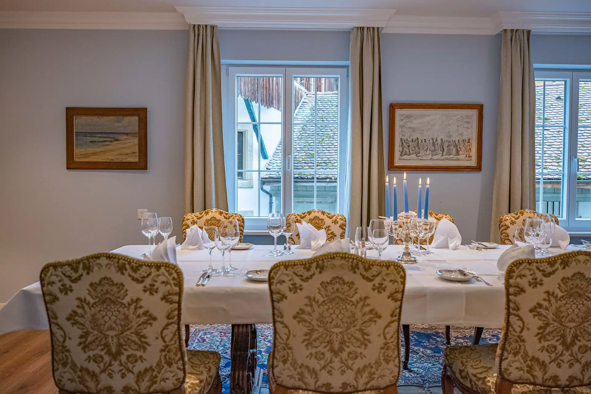 Langer Tafelsaal im Hotel Bad Eptingen fuer Seminare und Gruppenessen